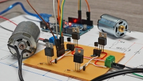 Arduino H-Brücke und Vierquadrantensteller zur Steuerung von Motoren