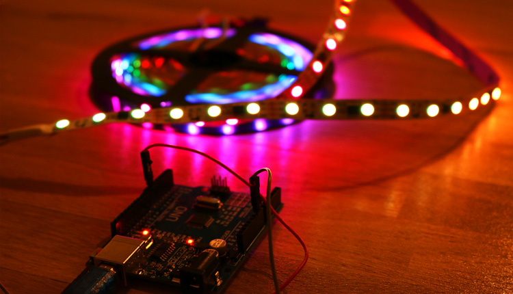 Arduino WS2811 WS2812 LED Strip Color Control